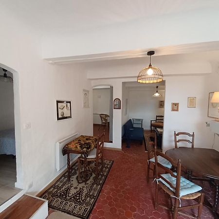 Apartamento L'Horloge Aups Exterior foto
