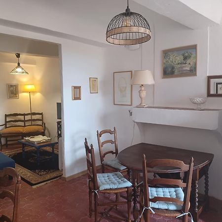 Apartamento L'Horloge Aups Exterior foto
